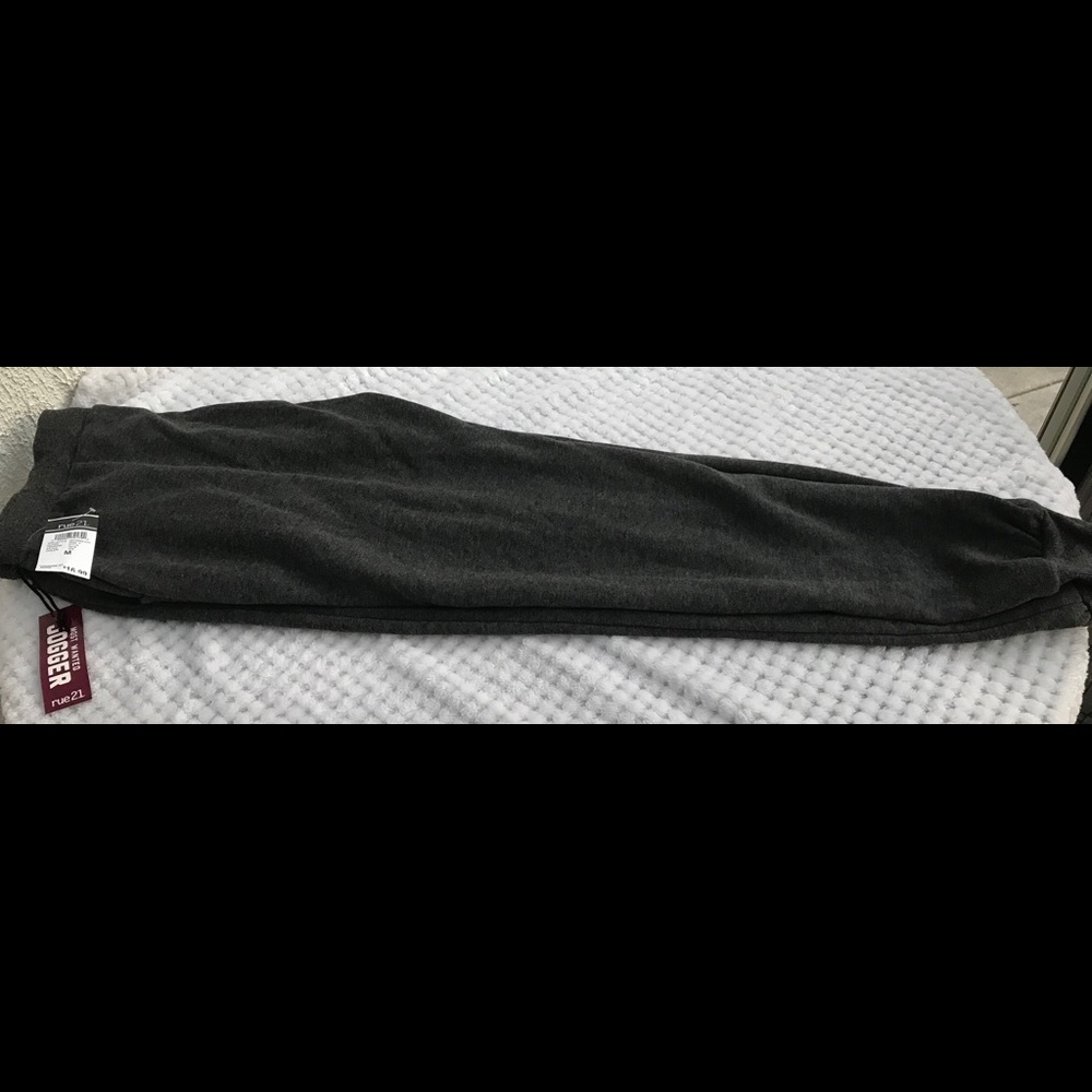 NEW! 🎉HP🎉Rue21 Grey Joggers - Picture 3 of 6